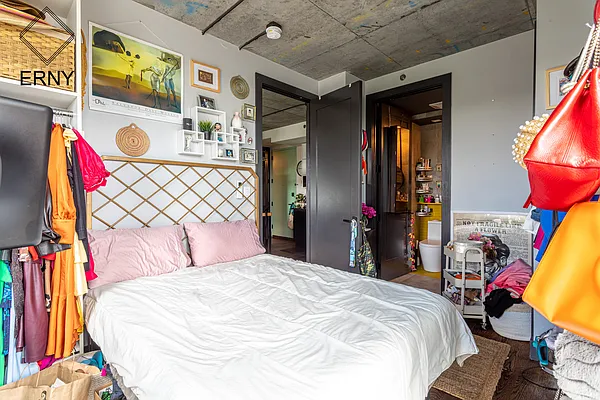 Rented by ERNY LLC | media 9