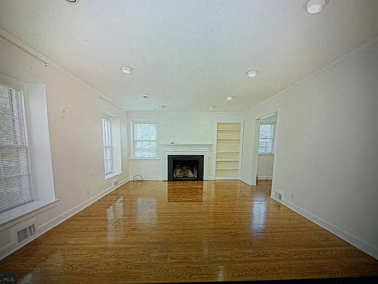 526 Williams Rd — Photo 7