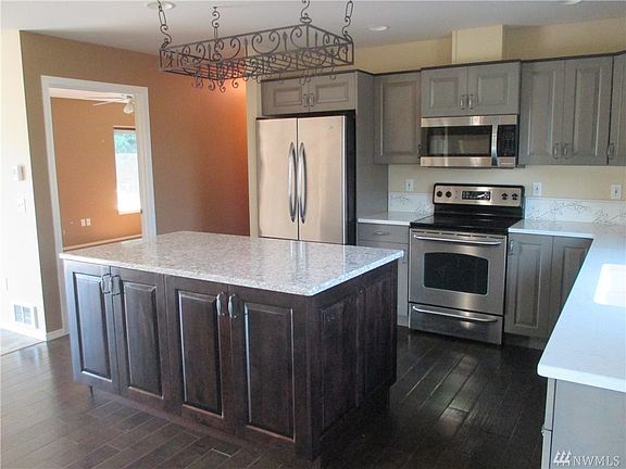 2nd image of 301 Brittany Ln