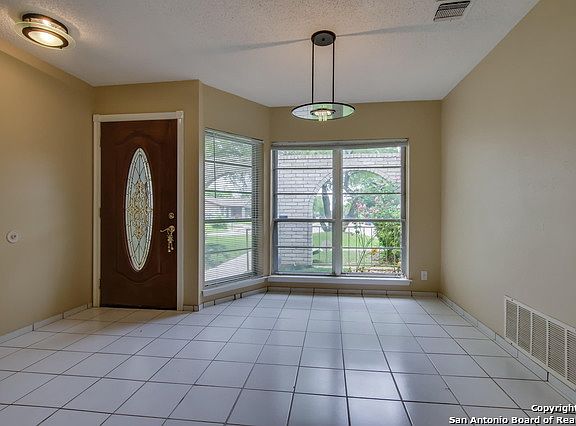 3rd image of 14906 Misty Bend Dr