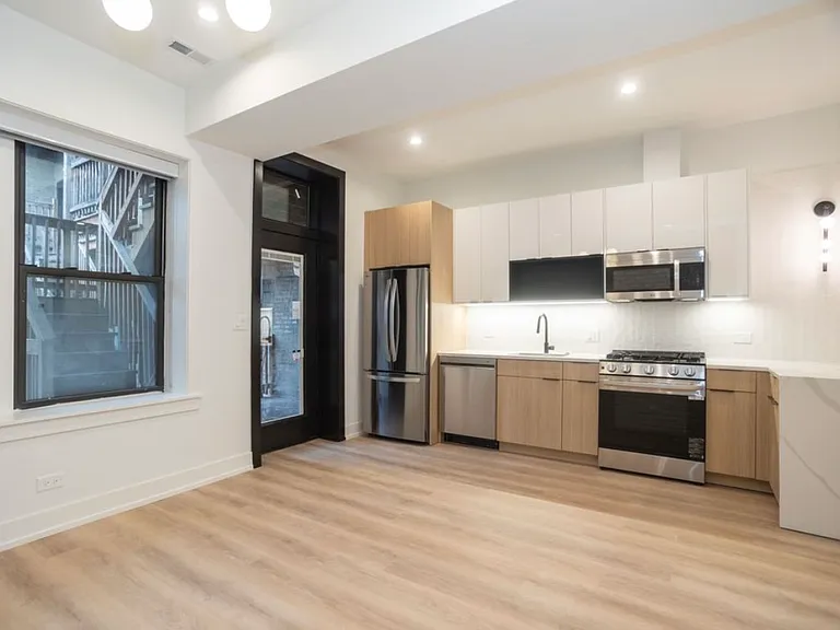 2254 N Sawyer Ave #1S — Photo 1
