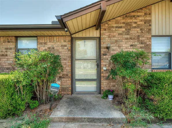 2010 Rising Hill Dr, Norman, OK 73071