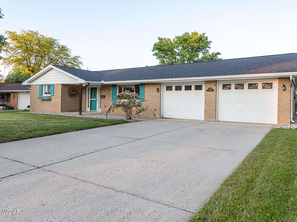 1st image of 218 Fenway Dr