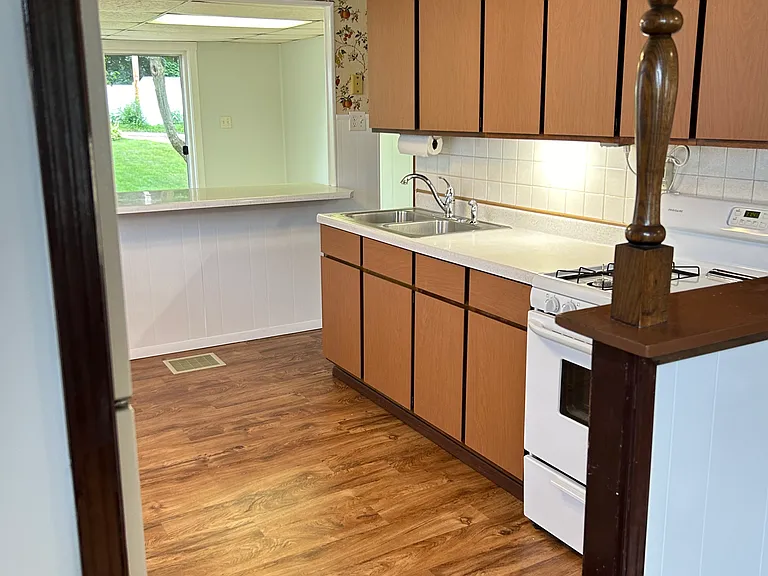 502 Center St — Photo 18