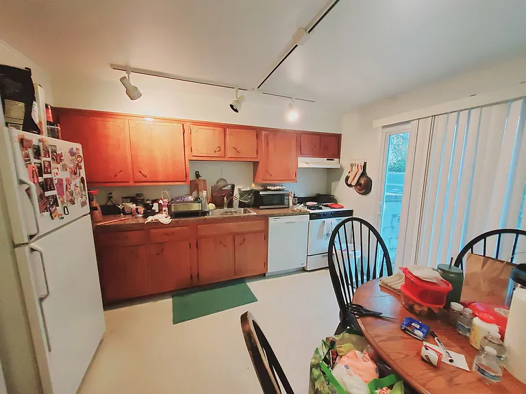 15 Elmwood St — Photo 2