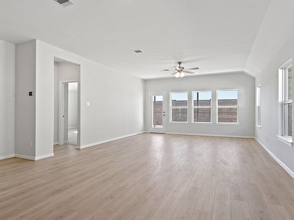 3rd image of 19415 Valletta Green Dr