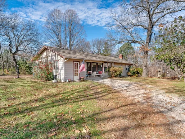 10727 Hummingbird Rd, Gravette, AR 72736