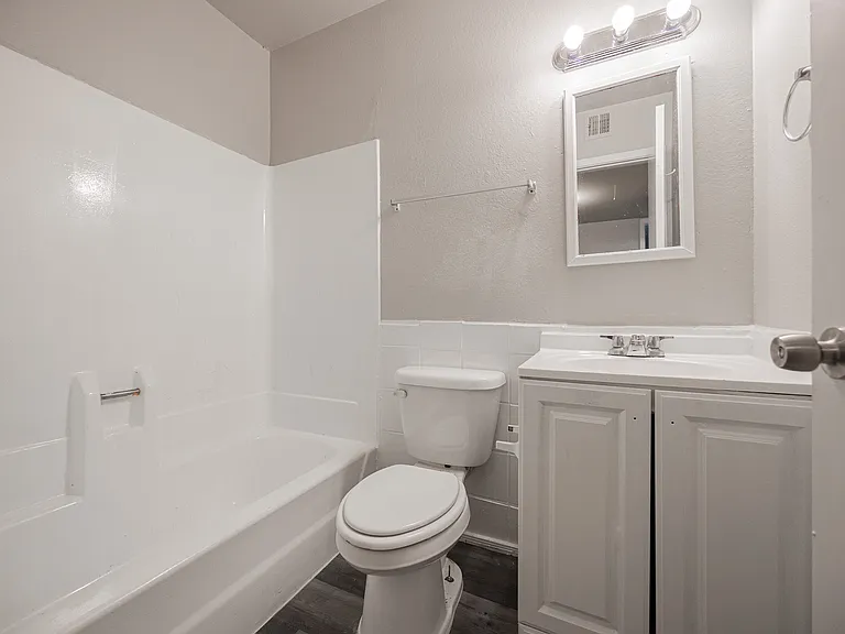 1703 W Mountain View Rd — Photo 27