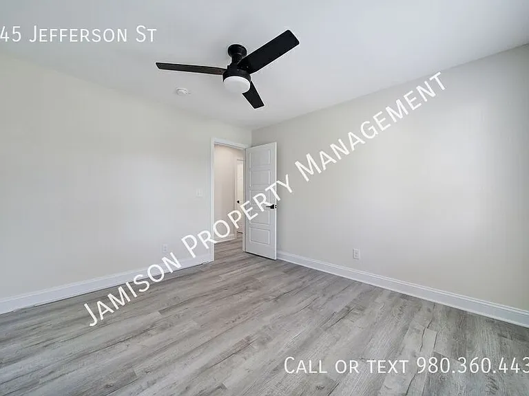 345 Jefferson St — Photo 17