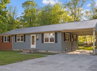 725 Vernon Dr, Jacksonville, NC 28540