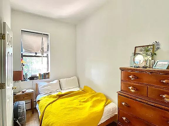 5th image of 658 Carroll St APT 3