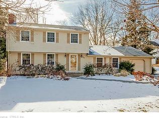 89 Davis Dr, Guilford, CT 06437