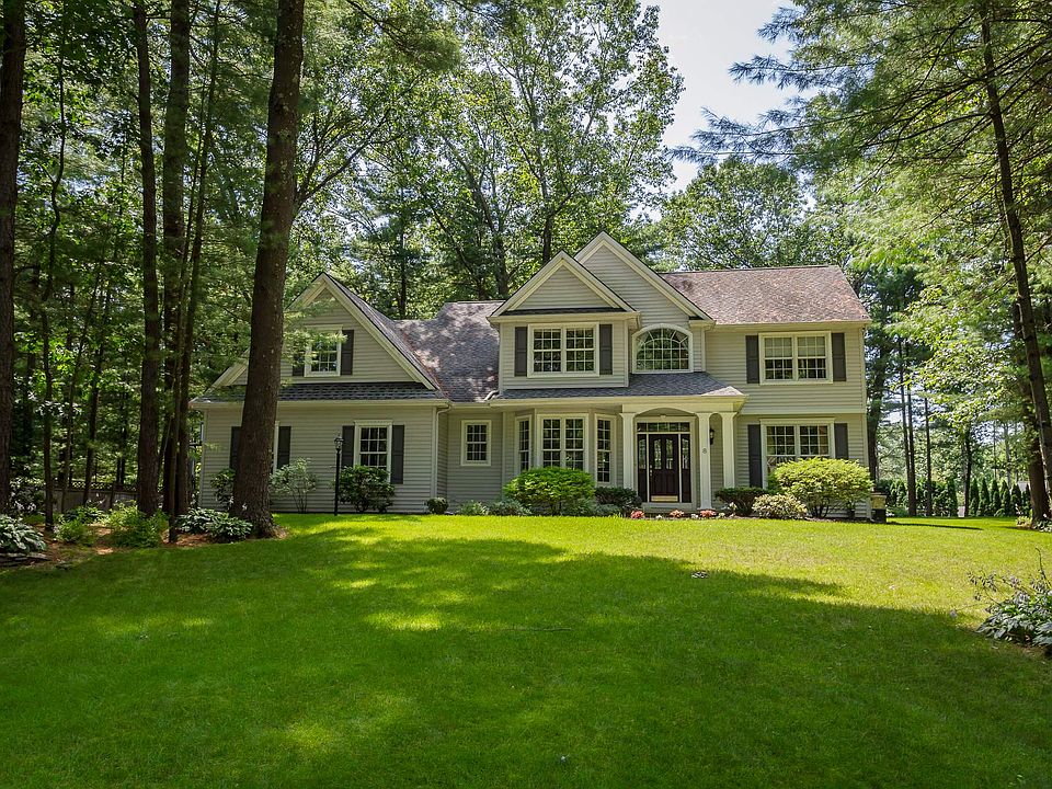 1st image of 8 Bradford Dr