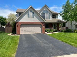 3307 Navajo Dr, New Lenox, IL 60451
