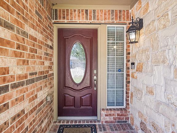 3rd image of 8323 Whisper Point Dr
