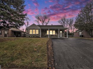 711 W County Line Rd, Hatboro, PA 19040