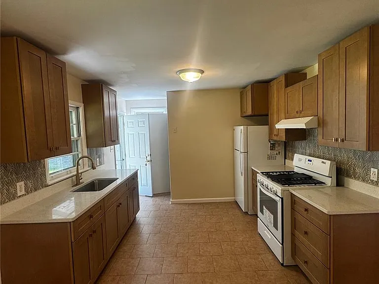 605 E Susquehanna St — Photo 10