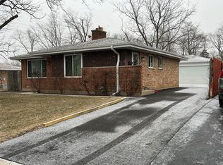 371 Anita Pl, Wheeling, IL 60090