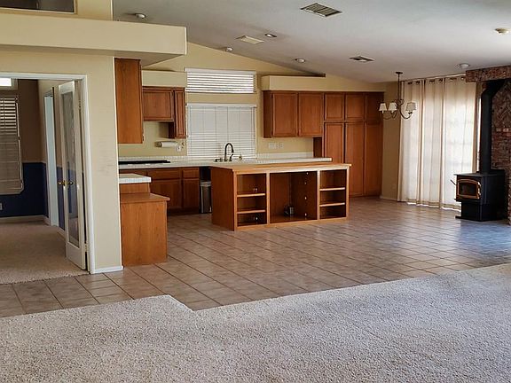 3rd image of 12738 Via Posada Ct