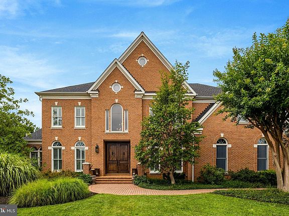 2nd image of 2006 Lord Fairfax Rd