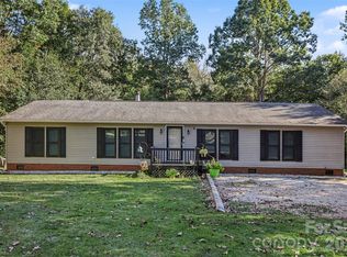 5821 Hidden Oaks Ln, Lake Wylie, SC 29710