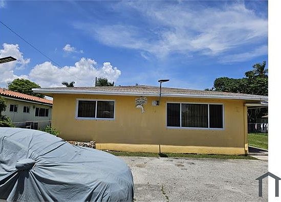 1st image of 427 NE 139th St