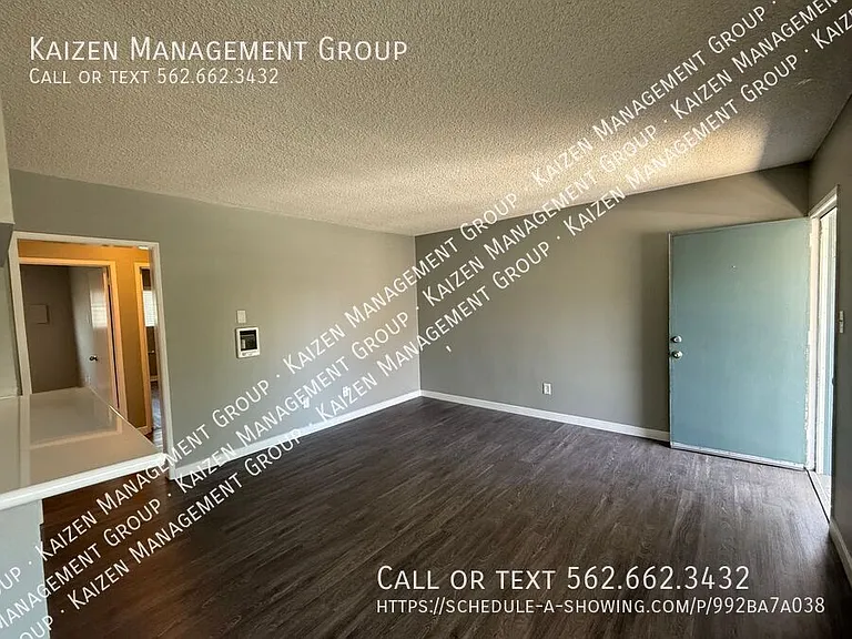 1090 Walnut Ave #8 — Photo 3