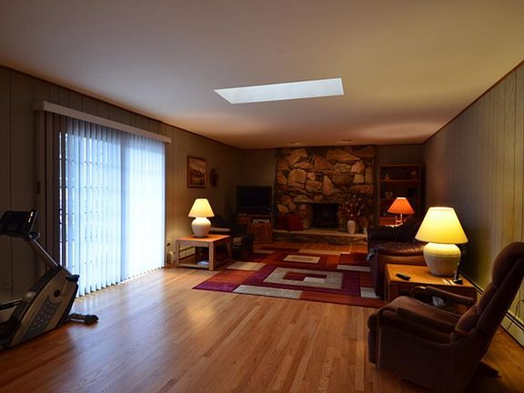 5th image of 13328 Redcoat Dr E