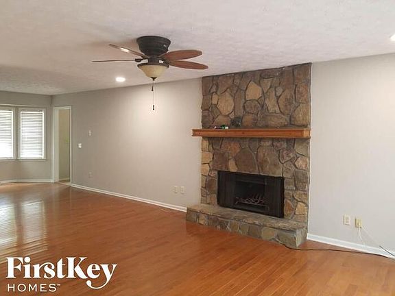 3rd image of 1951 Fernwood Dr