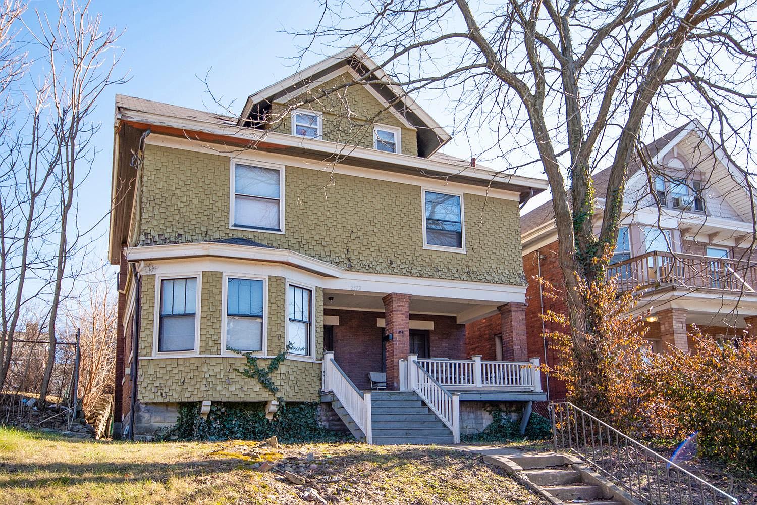 2372 Stratford Ave, Cincinnati, OH 45219 Zillow