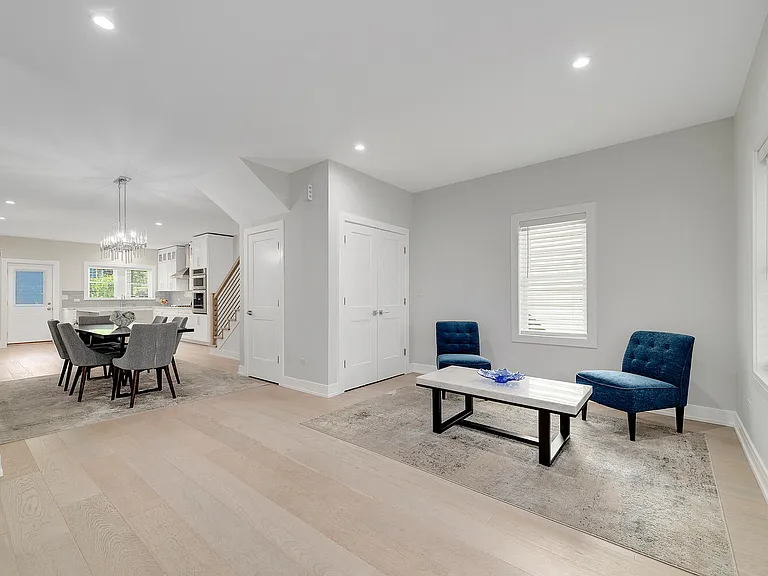 1205 Curtiss St — Photo 7