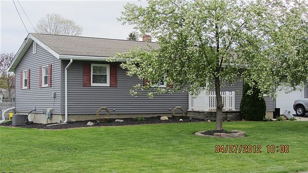 2nd image of 985 Hudson Acres Dr