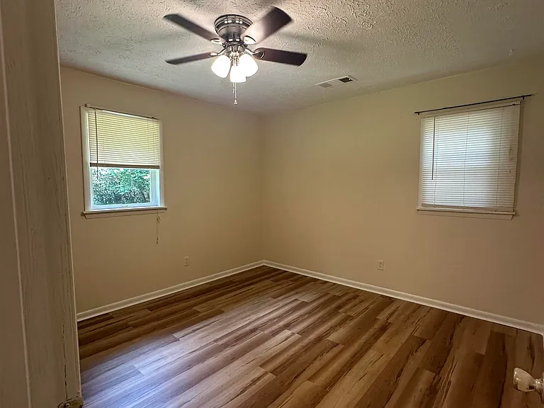 2302 Macy Ave — Photo 13