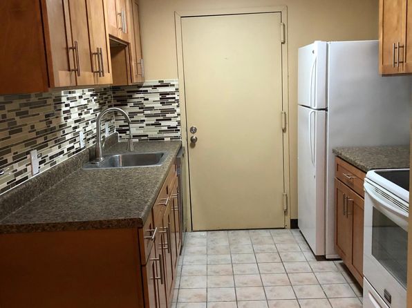 49 Village Brook Ln APT 8