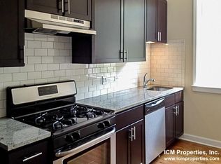 869 W Cornelia Ave #2, Chicago, IL 60657