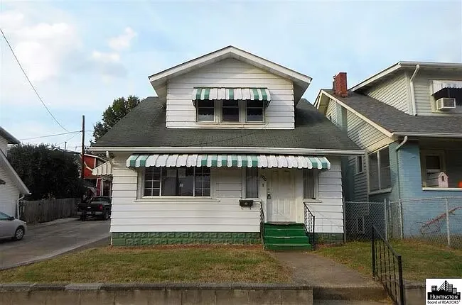 2720 4th Ave — Photo 1