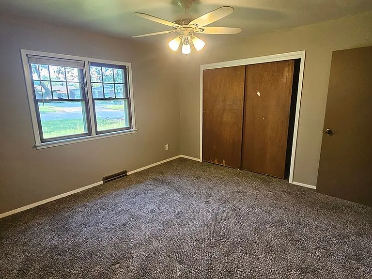 725 W Talmage St — Photo 17