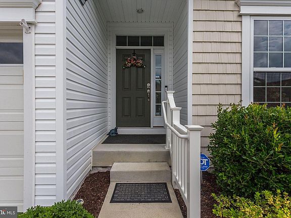 2nd image of 24892 Magnolia Cir