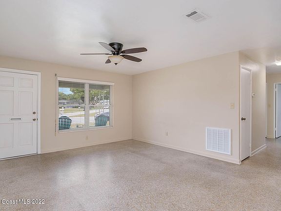 5th image of 1434 Crest Dr