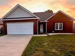 136 Amber Dr, Byron, GA 31008