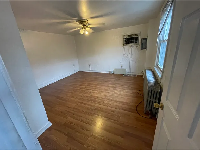 1823 1/2 S 10th St #3 — Photo 6