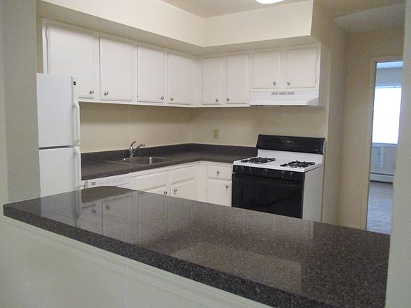 3rd image of 6 Kensington Cir APT F
