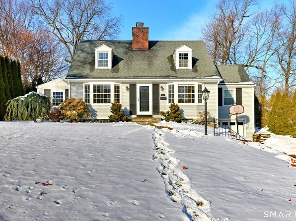 16 Killian Avenue, Trumbull, CT 06611