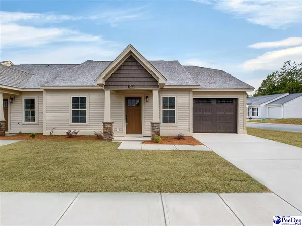 1718 Tuxedo Jct, Effingham, SC 29541