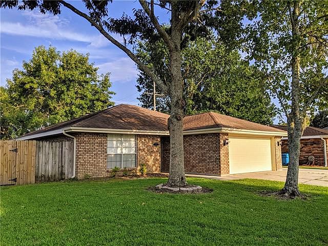 1st image of 321 Lakewood Dr