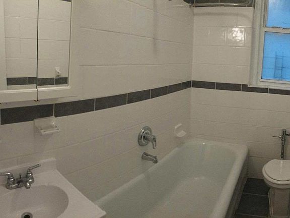 5th image of 530 E 22nd St APT 1A