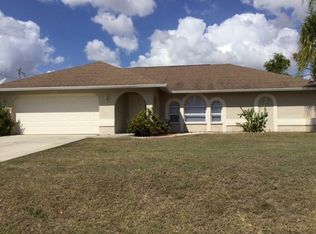 121 Kamal Pkwy, Cape Coral, FL 33904