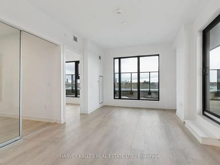 801 The Queensway #706 — Photo 5