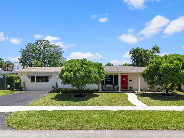 7815 W 16th Ct, Hialeah, FL 33014