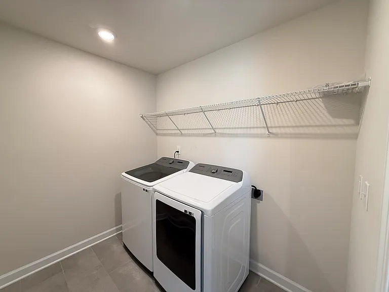 525 Nixon Rd — Photo 14